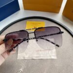 LV GOLD AVIATOR SUNGLASSES - Image 7