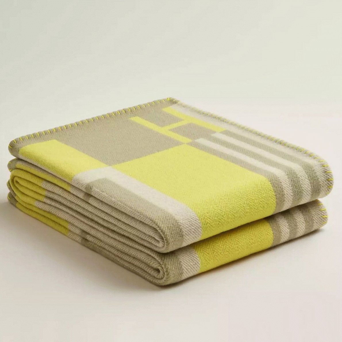 D5AC5F82-6EFF-0731-7143-1EB3EAE60FD0.jpg Top replica Hermes Ithaque blanket in tilleul wool and cashmere - Image 1