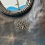 Lvy Leather bag - Image 8