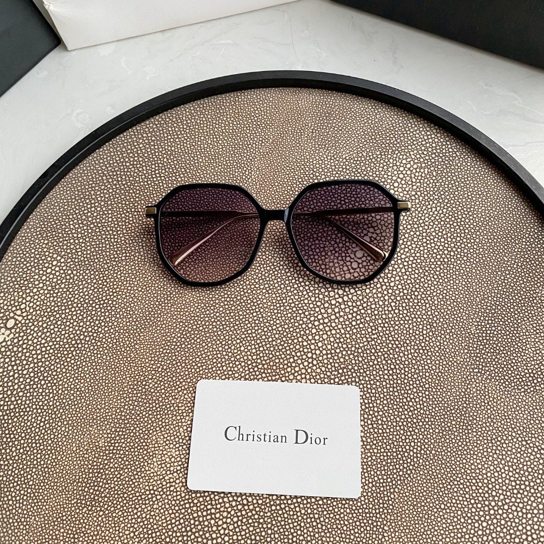 D7D715DF-E62B-7CD0-CD89-6C68A540E32F.jpg Retro Polarized Sunglasses - Image 1