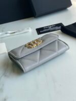 CHANEL 19 FLAP CARD HOLDER - Image 9