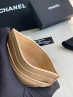 CHANEL 19  CARD HOLDER - Image 3