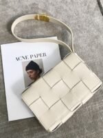 Top Quality Replica Bottega Veneta Cassette Bag In White - Image 6