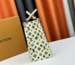 Louis Vuitton Monogram Craggy Onthego MM Tote In Vanilla - Image 3