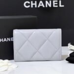 Chanel 19 flap card holder - Image 3