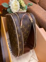 Louis Vuitton King Size Toiletry Bag - Image 8