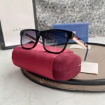 Gucci classic sunglasses - Image 2