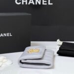 Chanel 19 flap card holder - Image 2