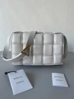Top Quality Replica Bottega Veneta Padded Cassette Bag In White - Image 2