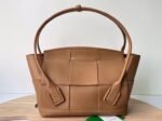 Top Quality Replica Bottega Veneta Arco Medium Bag In Caramel - Image 2