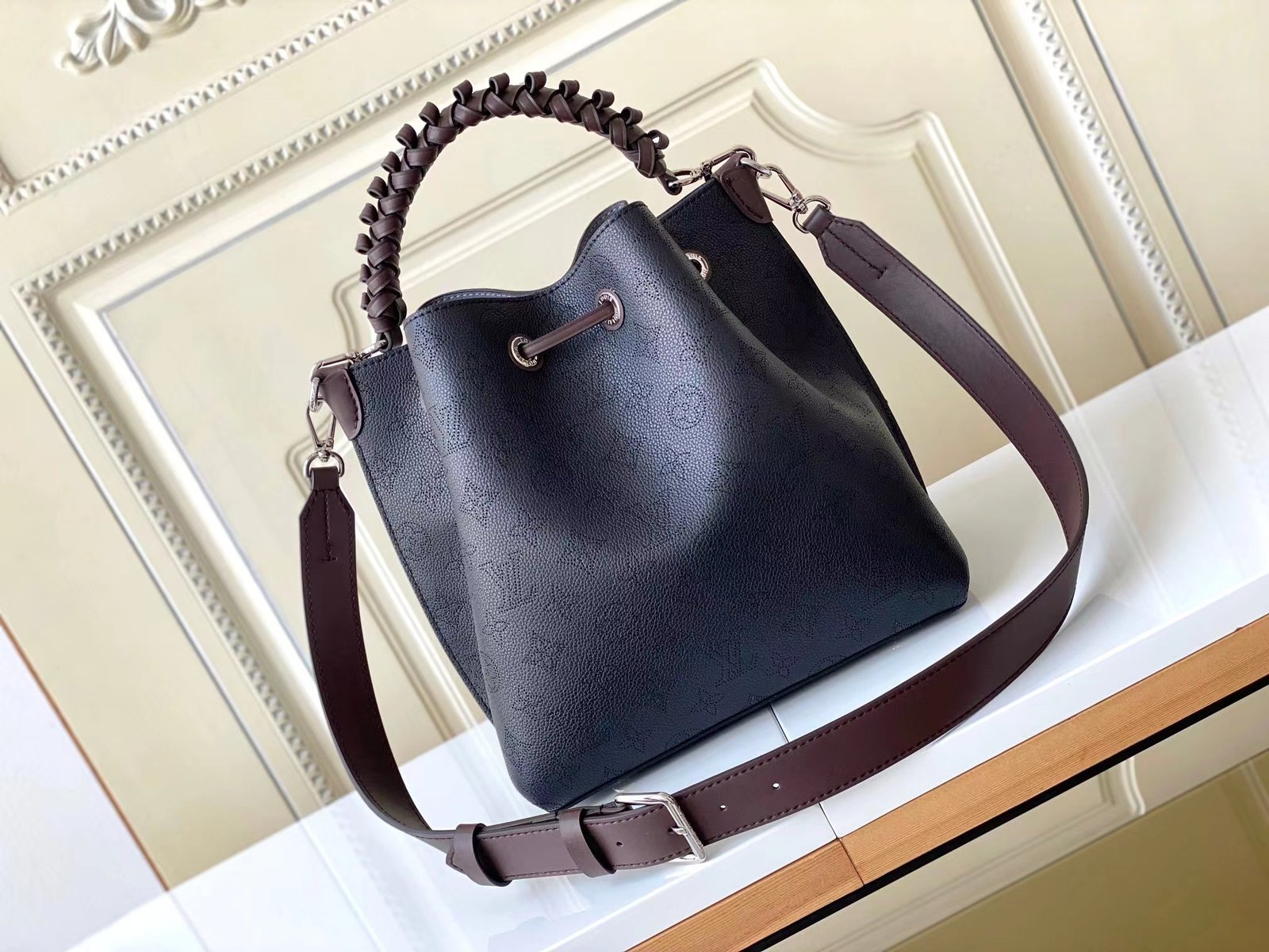 E43ECF12-C089-DE5E-4638-DAB569CD0A7A.jpg Louis Vuitton Muria Bucket Bag Black - Image 1