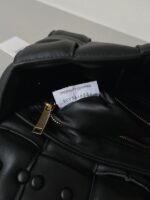 Top Quality Replica Bottega Veneta Chain Cassette Bag In Black - Image 10