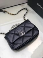 Chanel 19 small - Image 6
