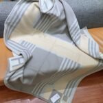 Fake Hermes Ithaque blanket in grey wool and cashmere - Image 5