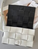 Top Quality Replica Bottega Veneta Cassett Bag In White - Image 7