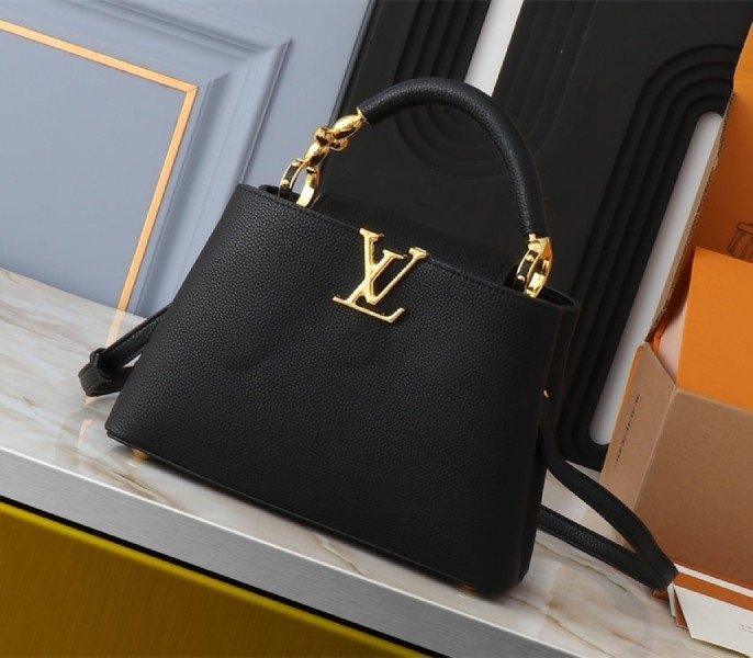E830EEEB-9B26-B7E7-BC78-F11C33D1C603.jpg Louis Vuitton Capucines BB Handbag In Black - Image 1