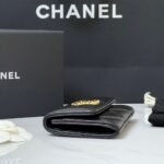 Chanel 19 flap card holder - Image 6