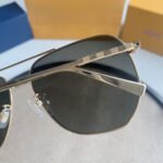 Womens Square Sunglasses - Image 5
