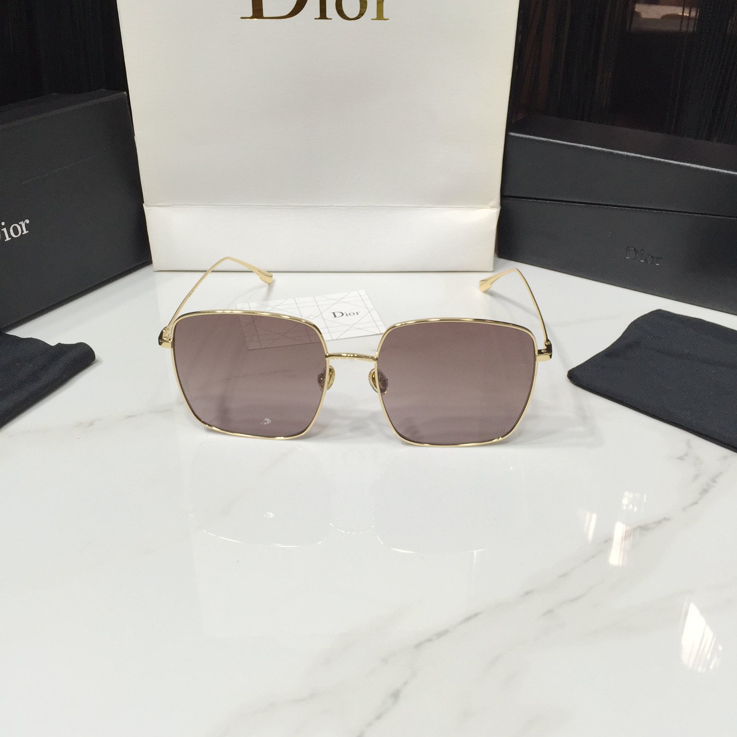 EA91C544-D0FB-0836-D0F1-ED188C224148.jpg STELLAIRE Sunglasses - Image 1