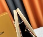 Louis Vuitton Monogram Craggy Onthego MM Tote In Vanilla - Image 9