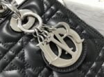 Dior Lady Dior Medium Bag Fake in Noir - Image 4