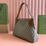 GG Emblem medium shoulder bag - Image 4