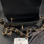 CHANEL Small Flap Bag(high-end grade) - Image 6