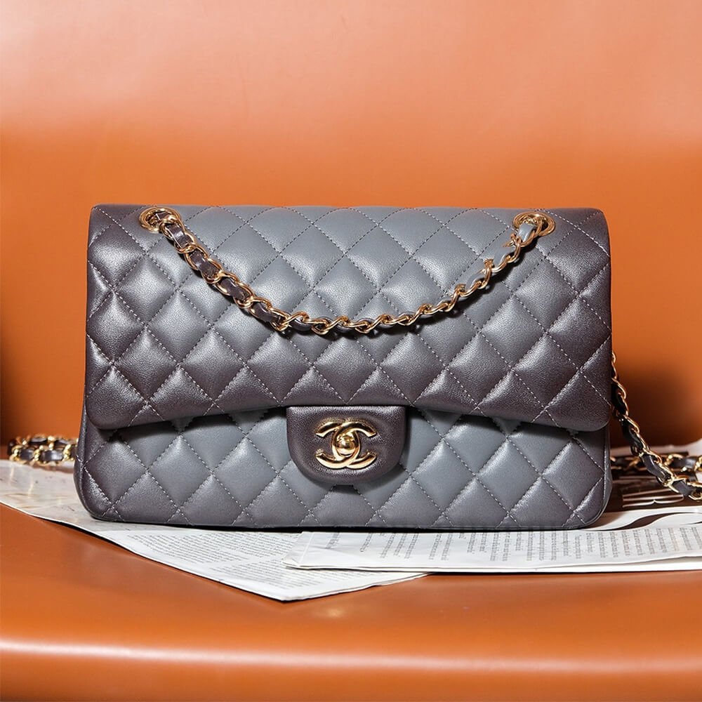 F2855DBE-14AB-1D52-D427-8F839C16A1B0.jpg CHANEL CLASSIC 11.12 HANDBAG(high-end grade) - Image 1