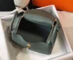 Fake Hermes Lindy 30cm bag in vert amande color - Image 3