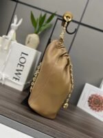 LOEWE Medium Squeeze bag in nappa lambskin - Image 9