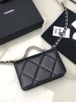 CHANEL 19 WALLET ON CHAIN - Image 9