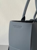 Fake Bottega Veneta Arco Medium Tote Thunder - Image 7
