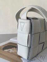Top Quality Replica Bottega Veneta Cassett Bag In White - Image 6
