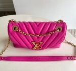 LV NEW WAVE CHAIN BAG - Image 7