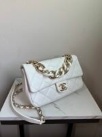 SMALL CLASSIC FLAP BAG - Image 9