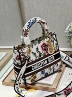 Dior Lady D-Lite Medium Bag Fake in White Dior Petites Fleurs Embroidery - Image 3