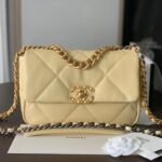 Chanel 19 small