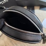 VINYLE ROUND CAMERA BAG IN CHEVRON-QUILTED SMOOTH LEATHER - Image 8