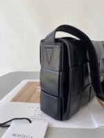 Top Quality Replica Bottega Veneta Cassette Bag In Black - Image 5